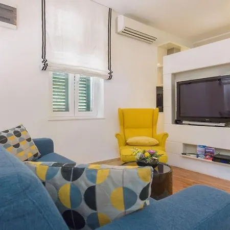 Premium Apartment Alba Rosa شقة سبليت