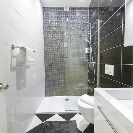 Premium Apartment Alba Rosa شقة *