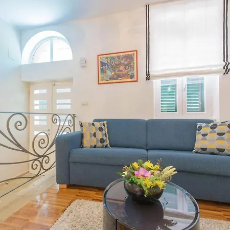 Premium Apartment Alba Rosa