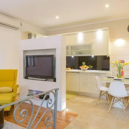 Apartment Premium Apartment Alba Rosa