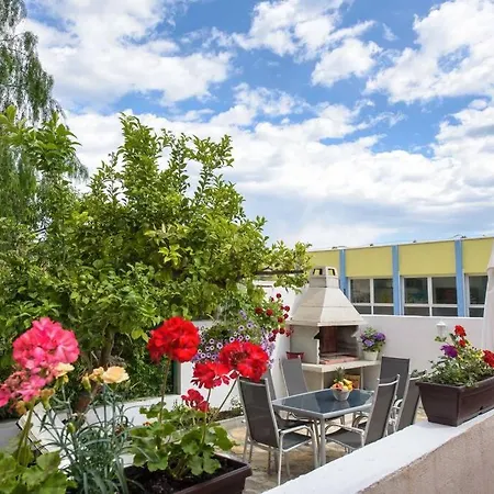 Premium Apartment Alba Rosa *