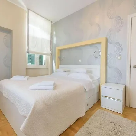 Premium Apartment Alba Rosa * Split