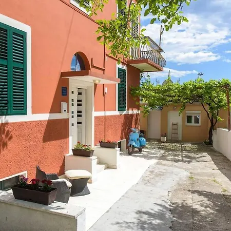 Apartment Premium Apartment Alba Rosa *